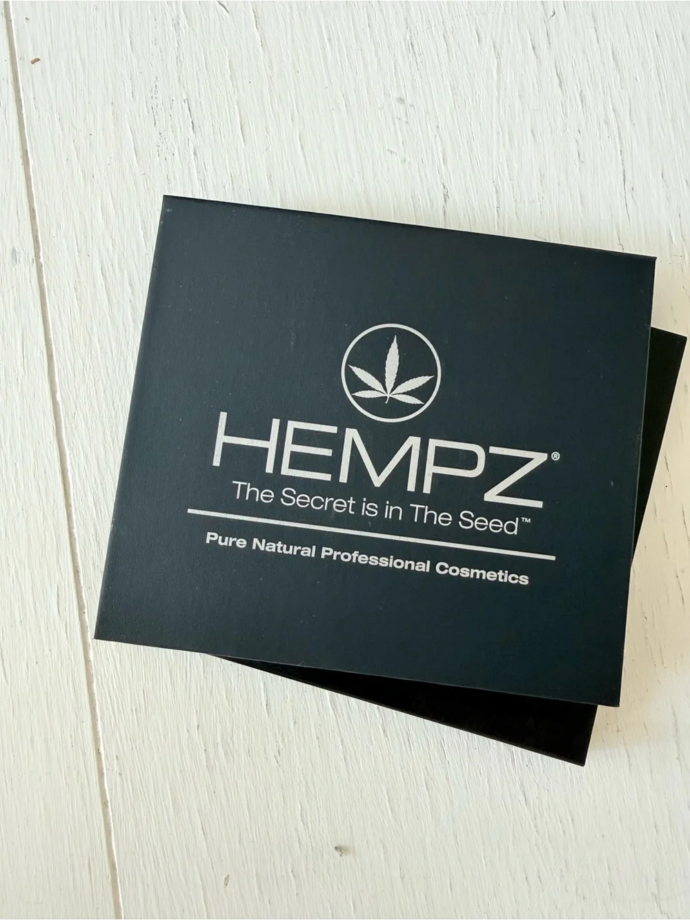 Hempz Eyeshadow Palette Soft Neutral Colors- Natural - Cashmere Dreams